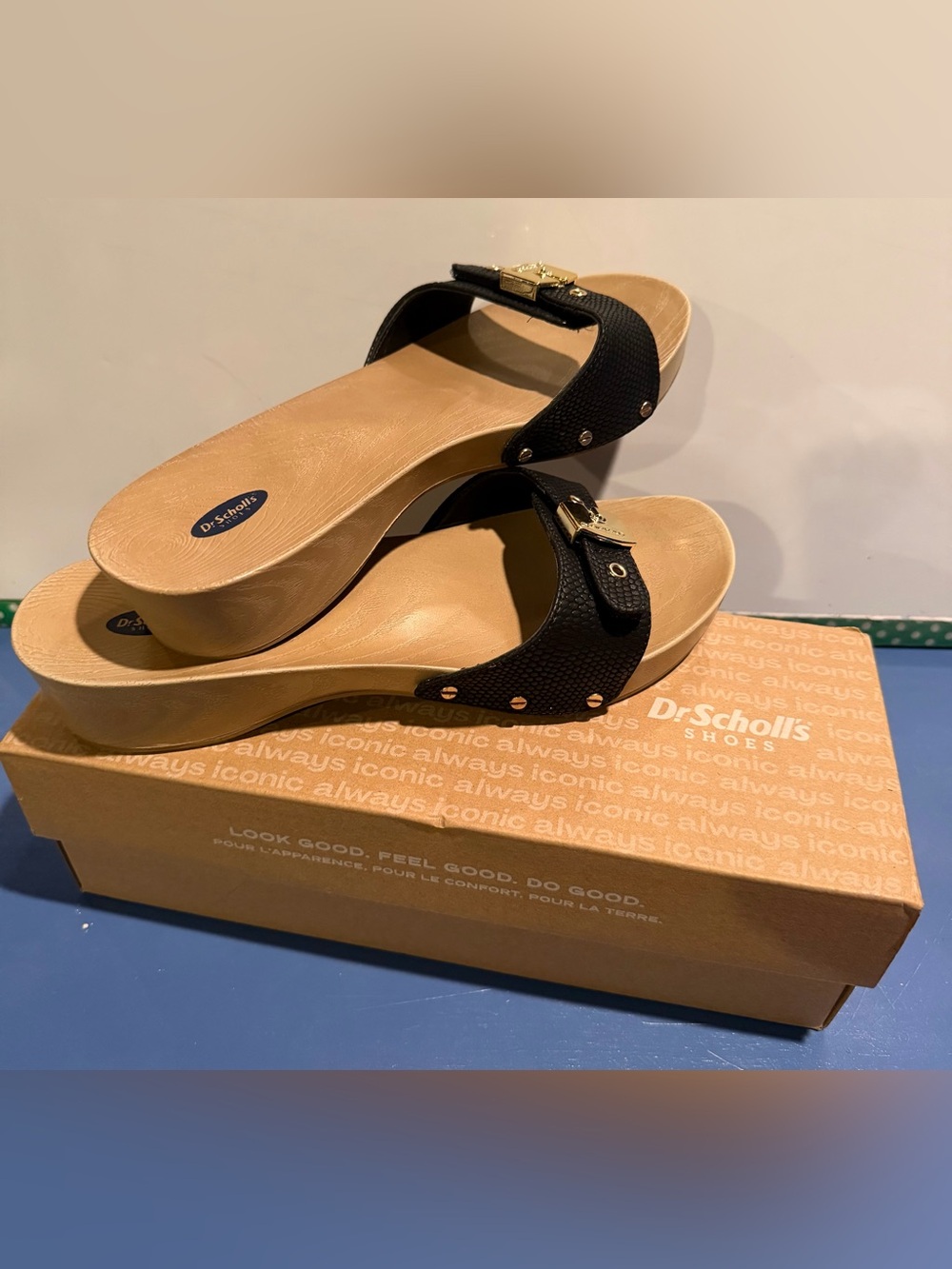 Dr. Scholl's Black Slide Sandals with Gold Buckle NEW IN BOX! 9 - Picture 10 of 10